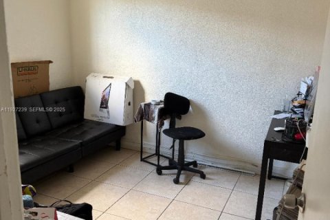 Casa en venta en Miami, Florida, 3 dormitorios, 143.81 m2 № 1986216 - foto 8