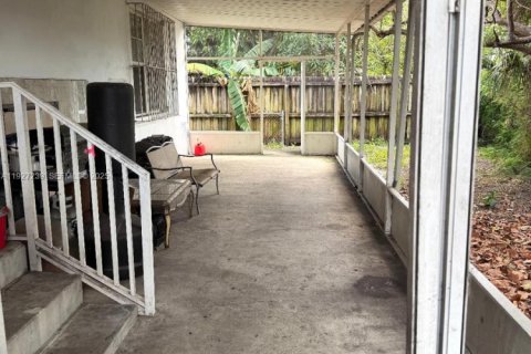 Casa en venta en Miami, Florida, 3 dormitorios, 143.81 m2 № 1986216 - foto 9