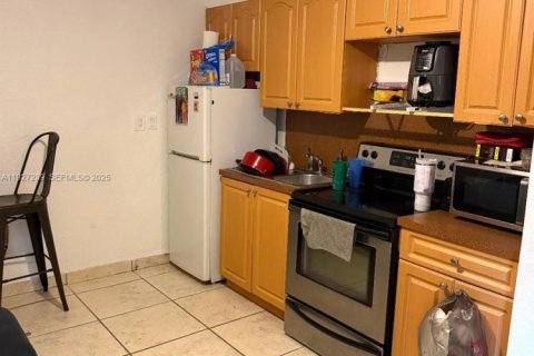 Casa en venta en Miami, Florida, 3 dormitorios, 143.81 m2 № 1986216 - foto 10