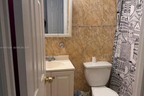 Casa en venta en Miami, Florida, 3 dormitorios, 143.81 m2 № 1986216 - foto 12