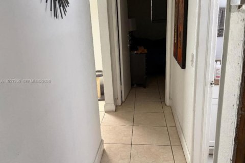 Casa en venta en Miami, Florida, 3 dormitorios, 143.81 m2 № 1986216 - foto 4