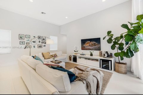 Casa en venta en Weston, Florida, 4 dormitorios, 295.06 m2 № 2355567 - foto 15