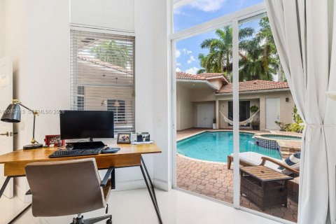 Casa en venta en Weston, Florida, 4 dormitorios, 295.06 m2 № 2355567 - foto 23
