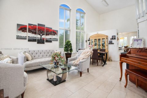 House in Homestead, Florida 4 bedrooms, 190.64 sq.m. № 2059439 - photo 10
