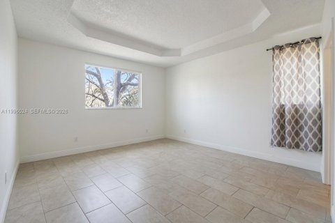 House in Homestead, Florida 4 bedrooms, 190.64 sq.m. № 2059439 - photo 20