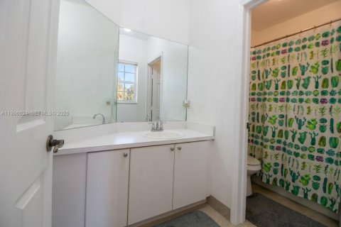 House in Homestead, Florida 4 bedrooms, 190.64 sq.m. № 2059439 - photo 18
