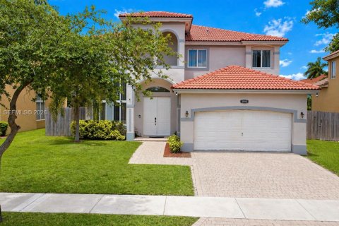 House in Homestead, Florida 4 bedrooms, 190.64 sq.m. № 2059439 - photo 3