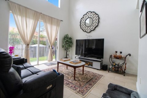 House in Homestead, Florida 4 bedrooms, 190.64 sq.m. № 2059439 - photo 22