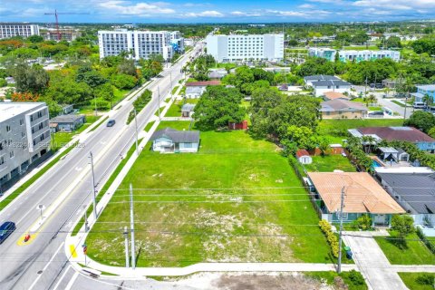 Propiedad comercial en venta en Miami, Florida № 2154142 - foto 16
