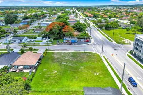 Propiedad comercial en venta en Miami, Florida № 2154142 - foto 13