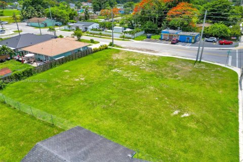 Propiedad comercial en venta en Miami, Florida № 2154142 - foto 7