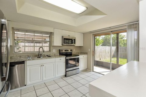 Villa ou maison à louer à Winter Springs, Floride: 4 chambres, 141.12 m2 № 2386088 - photo 8