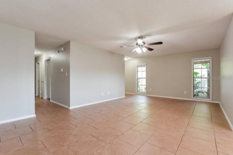 Villa ou maison à louer à Winter Springs, Floride: 4 chambres, 141.12 m2 № 2386088 - photo 6