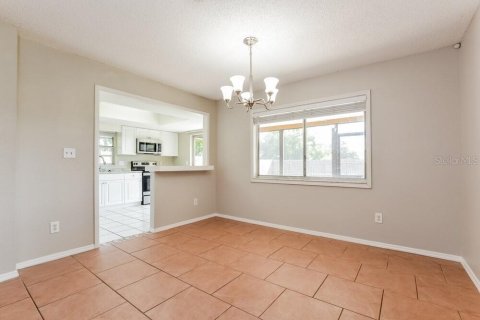 Villa ou maison à louer à Winter Springs, Floride: 4 chambres, 141.12 m2 № 2386088 - photo 7