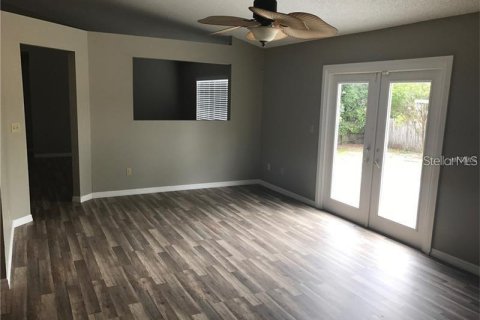 Casa en alquiler en Deltona, Florida, 3 dormitorios, 150.32 m2 № 1893921 - foto 4
