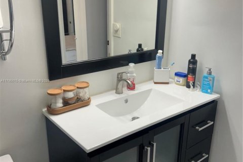 Снять в аренду кондоминиум в Пемброк-Пайнс, Флорида 1 спальня, 74.32м2, № 1958009 - фото 22