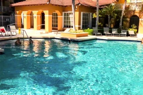 Condo in Aventura, Florida, 1 bedroom  № 2002938 - photo 2