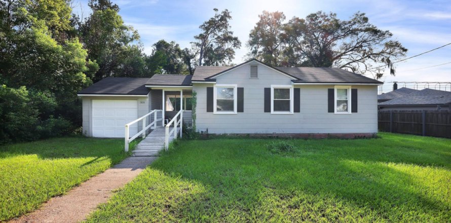 House in Jacksonville, Florida 3 bedrooms, 84.54 sq.m. № 773014