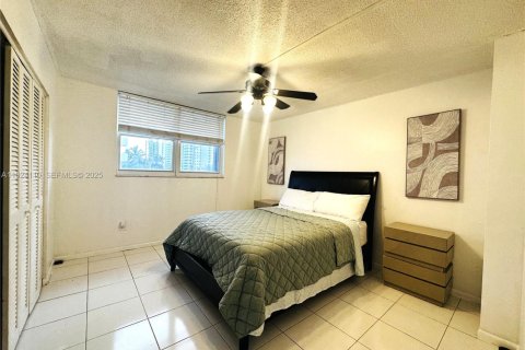 Copropriété à louer à Hollywood, Floride: 2 chambres, 128.21 m2 № 1982385 - photo 6