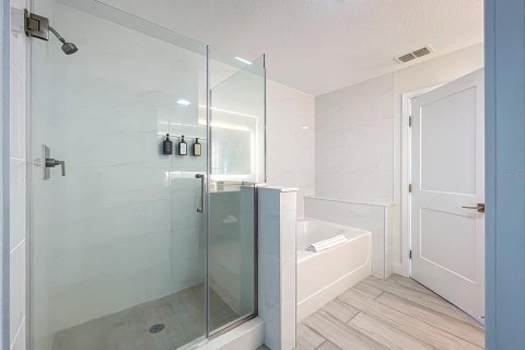 Condo in Winter Garden, Florida, 3 bedrooms  № 1721663 - photo 16