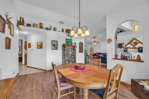 Купить виллу или дом в Сеффнер, Флорида 8 комнат, 223.52м2, № 2195634 - фото 6