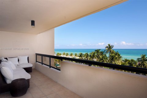 Condominio en alquiler en Miami Beach, Florida, 2 dormitorios, 96.06 m2 № 2055605 - foto 1