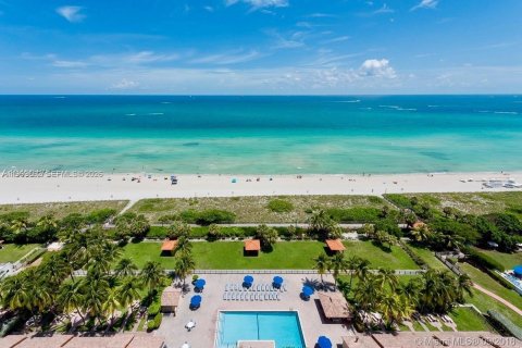 Condominio en alquiler en Miami Beach, Florida, 2 dormitorios, 96.06 m2 № 2055605 - foto 17