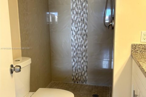 Condo in Sunrise, Florida, 2 bedrooms  № 1968789 - photo 16