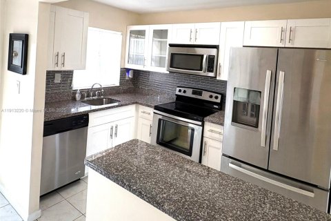 Condo à Sunrise, Floride, 2 chambres  № 1968789