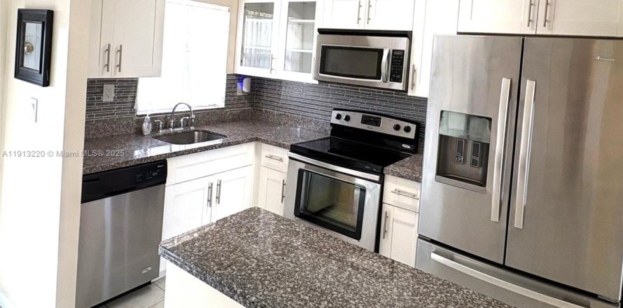 Condo in Sunrise, Florida, 2 bedrooms  № 1968789