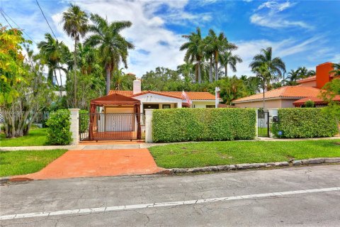 House in Miami, Florida 3 bedrooms, 142.51 sq.m. № 1955096 - photo 26