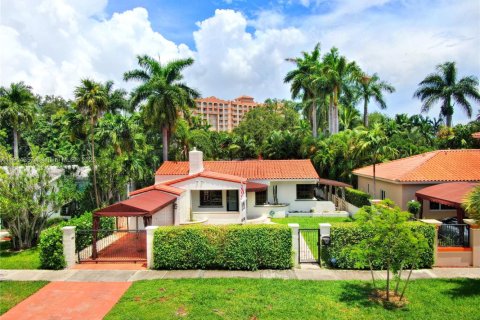 House in Miami, Florida 3 bedrooms, 142.51 sq.m. № 1955096 - photo 1