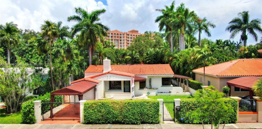 House in Miami, Florida 3 bedrooms, 142.51 sq.m. № 1955096