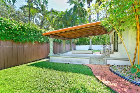 House in Miami, Florida 3 bedrooms, 142.51 sq.m. № 1955096 - photo 19