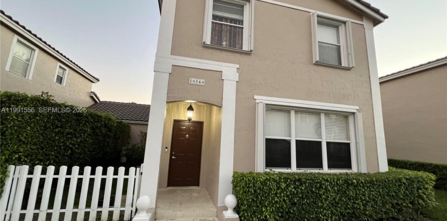 Touwnhouse à Coral Springs, Floride 3 chambres, 151.8 m2 № 2058249