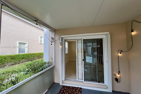 Touwnhouse à louer à Coral Springs, Floride: 3 chambres, 151.8 m2 № 2058249 - photo 19