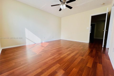 Touwnhouse à louer à Coral Springs, Floride: 3 chambres, 151.8 m2 № 2058249 - photo 15