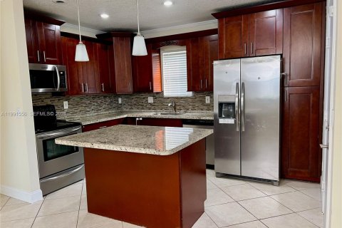 Touwnhouse à louer à Coral Springs, Floride: 3 chambres, 151.8 m2 № 2058249 - photo 3