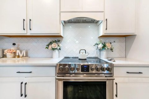 Casa en alquiler en Lauderdale Lakes, Florida, 4 dormitorios, 169.83 m2 № 2012547 - foto 9