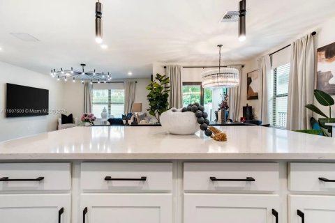 Casa en alquiler en Lauderdale Lakes, Florida, 4 dormitorios, 169.83 m2 № 2012547 - foto 10