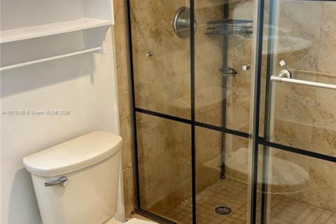 Condo in Miami, Florida, 1 bedroom  № 1969325 - photo 4