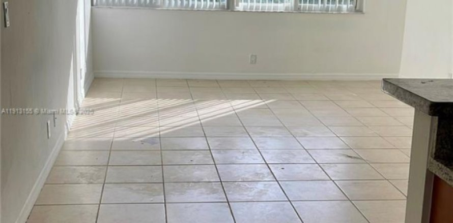 Condo in Miami, Florida, 1 bedroom  № 1969325
