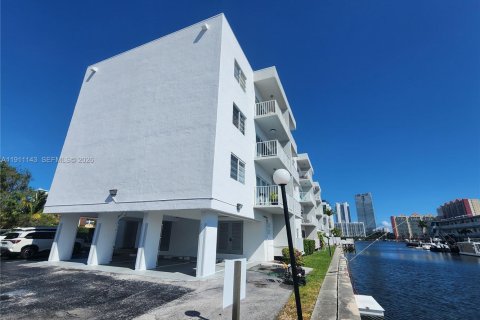 Снять в аренду квартиру в Норт-Майами-Бич, Флорида 2 спальни, 90.12м2, № 1967967 - фото 25