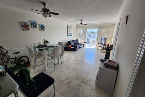 Снять в аренду квартиру в Норт-Майами-Бич, Флорида 2 спальни, 90.12м2, № 1967967 - фото 7
