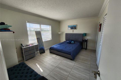 Снять в аренду квартиру в Норт-Майами-Бич, Флорида 2 спальни, 90.12м2, № 1967967 - фото 9