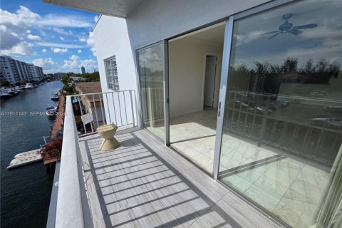 Снять в аренду квартиру в Норт-Майами-Бич, Флорида 2 спальни, 90.12м2, № 1967967 - фото 24