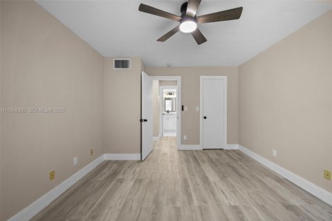 Condominio en venta en Palmetto Bay, Florida, 1 dormitorio, 52.03 m2 № 2017758 - foto 13