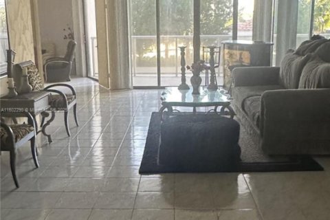Condo in Aventura, Florida, 2 bedrooms  № 1728633 - photo 27