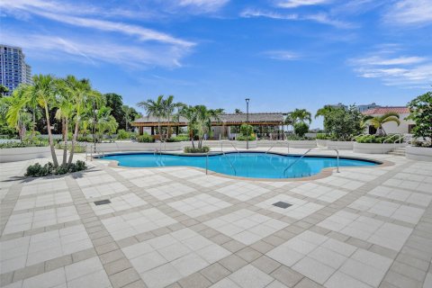 Condo in Aventura, Florida, 2 bedrooms  № 1728633 - photo 2