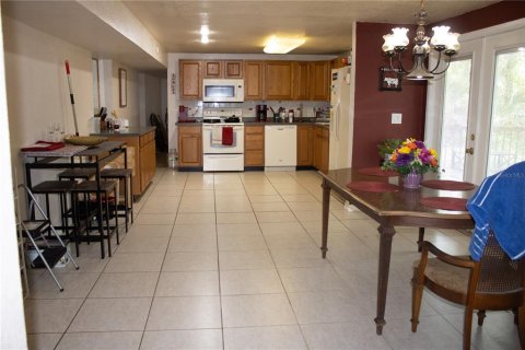 House in Mulberry, Florida 4 bedrooms, 202.9 sq.m. № 1869454 - photo 9